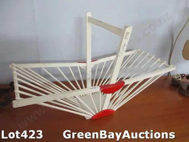 Retro Fruit Basket Image 1++