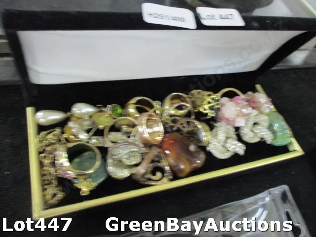 Costume Jewellery Image 1++