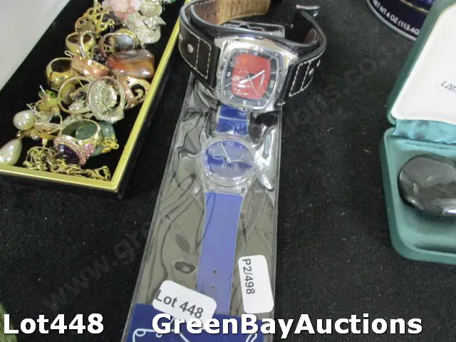 2 Watches Image 1++