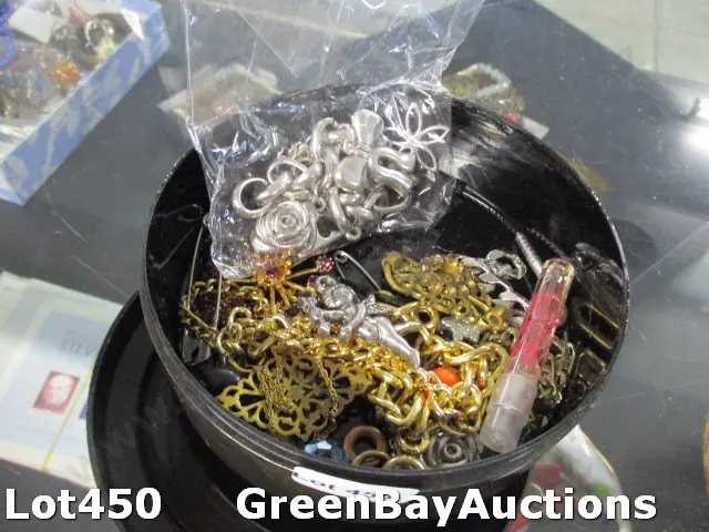Costume Jewellery Image 1++