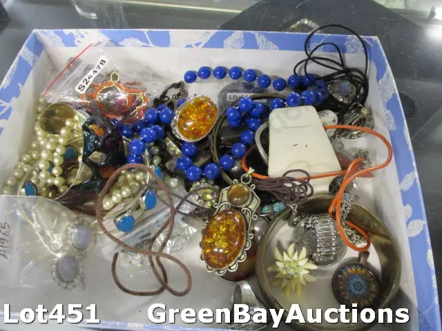 Costume Jewellery Image 1++