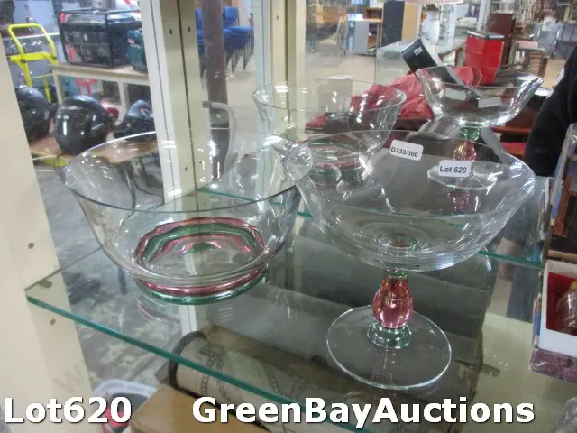 2 Pieces Art Glass Image 1++