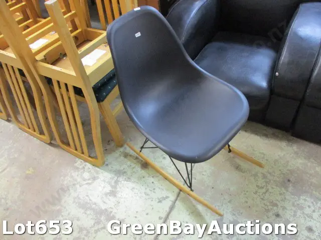 Rocking Chair Image 1++