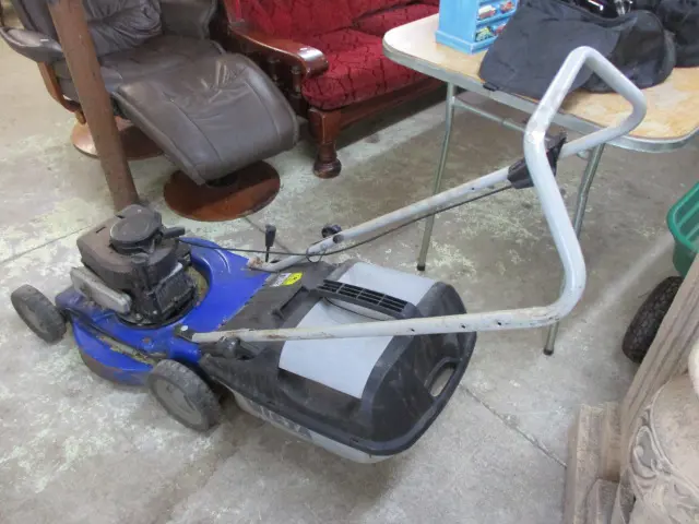 Lawn Mower Image 1++