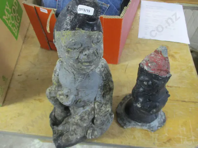 2 Garden Gnomes Image 1++
