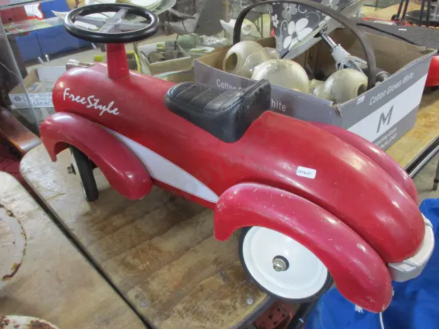 Rideon Car Image 1++