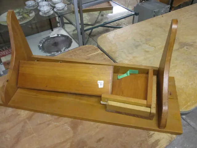 Rimu Shelves Image 1++