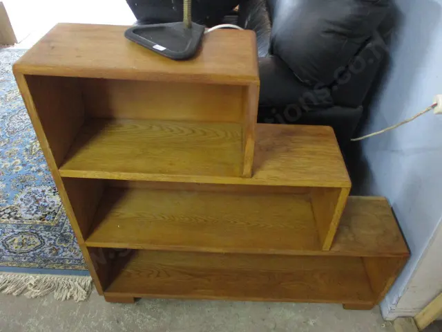 Oak Display Shelf Image 1++
