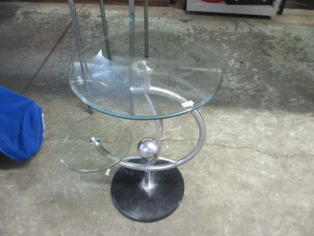 Side Table Image 1++