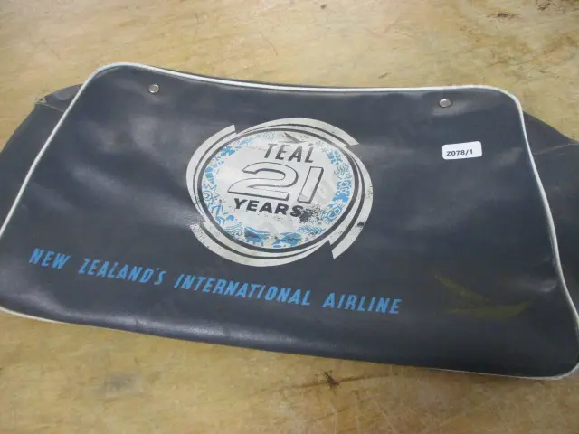 Commemorative Teal Bag Image 1++