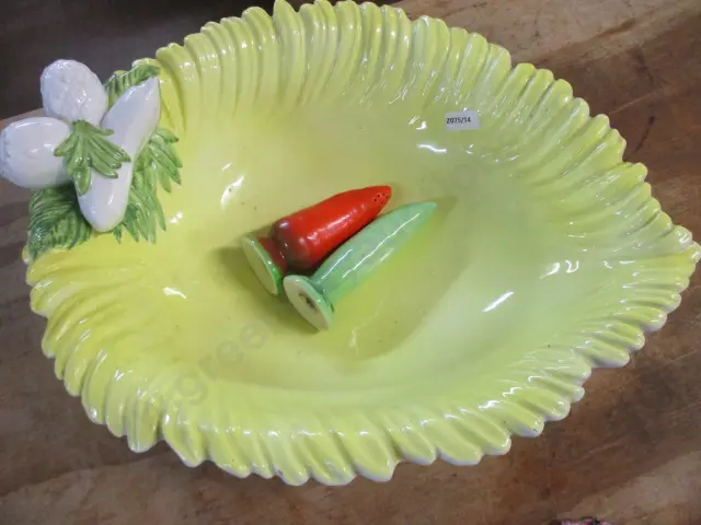 Salad Bowl and Cruet Image 1++