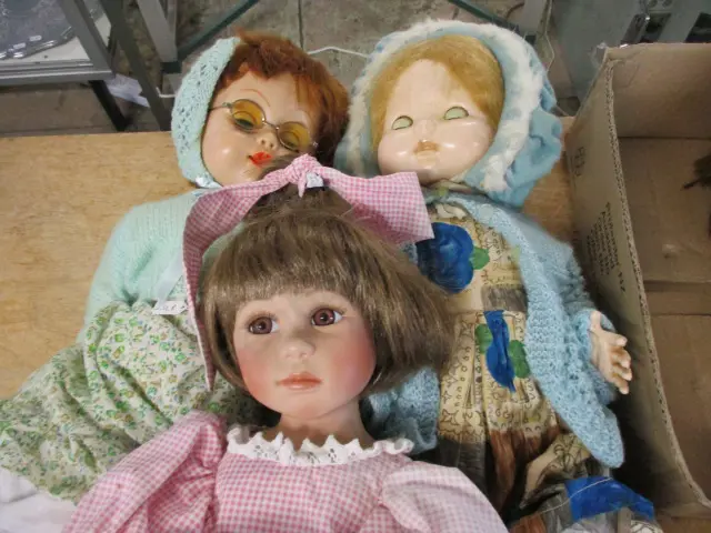 Vintage Dolls Image 1++