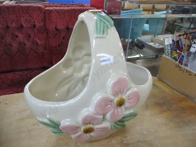 Stoneware Basket Image 1++
