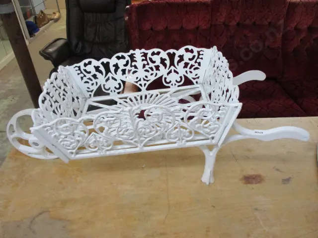 Model Wheelbarrow Planter Image 1++
