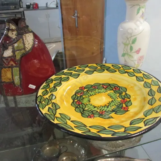 Charger and 2 vase
