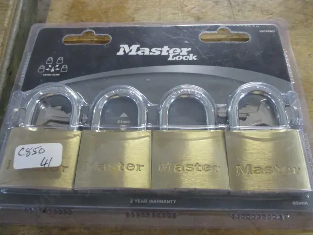 4 Padlocks Image 1++