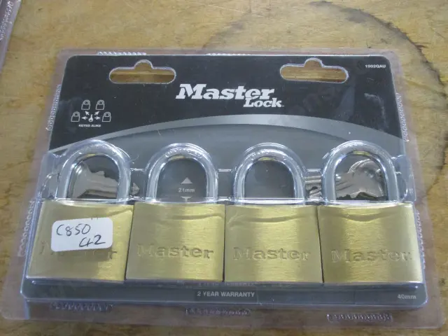 4 Padlocks Image 1++
