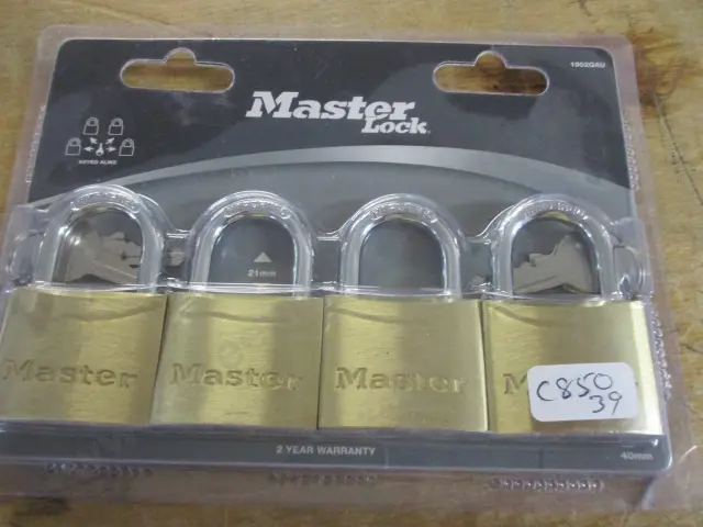 4 Padlocks Image 1++