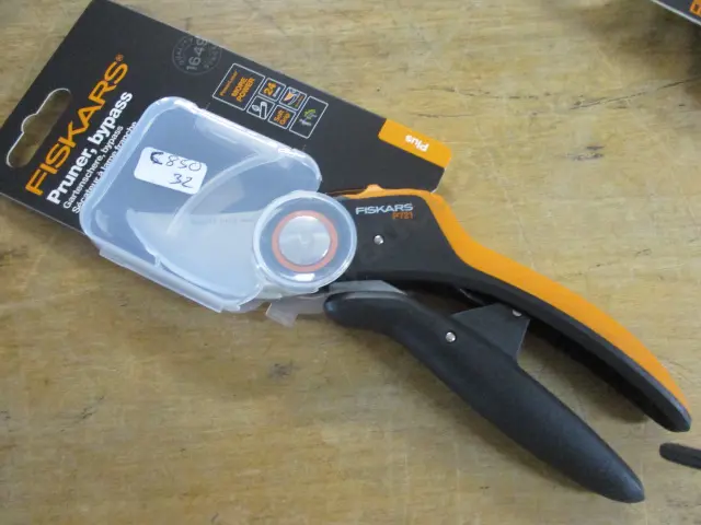 Shears Image 1++