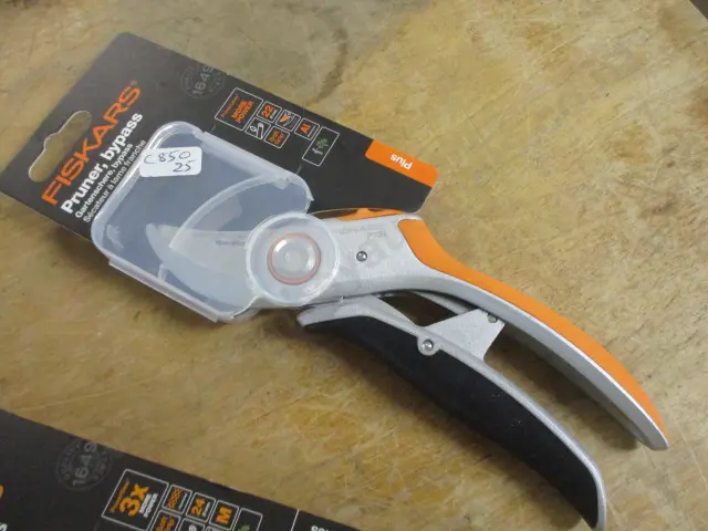Shears Image 1++