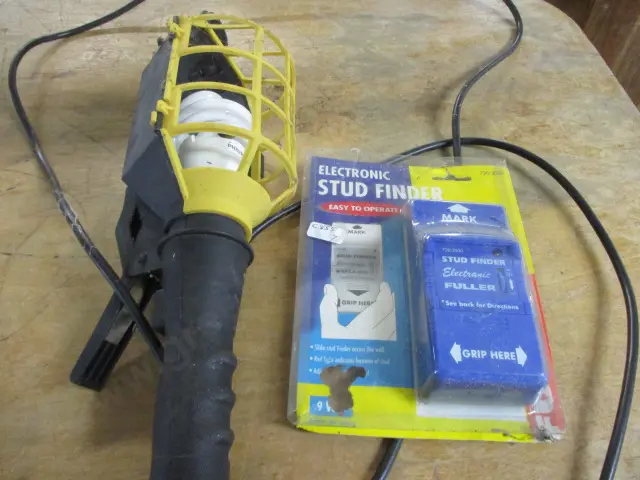 Light and Stud Finder Image 1++