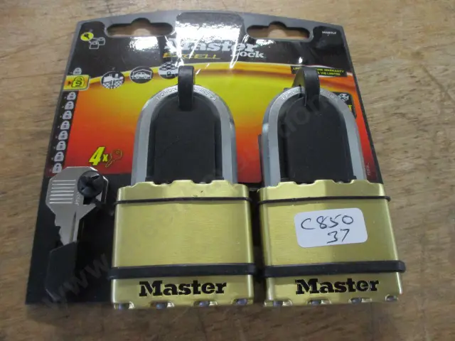2 Padlocks Image 1++