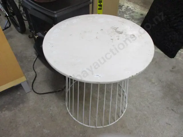 Side Table Image 1++