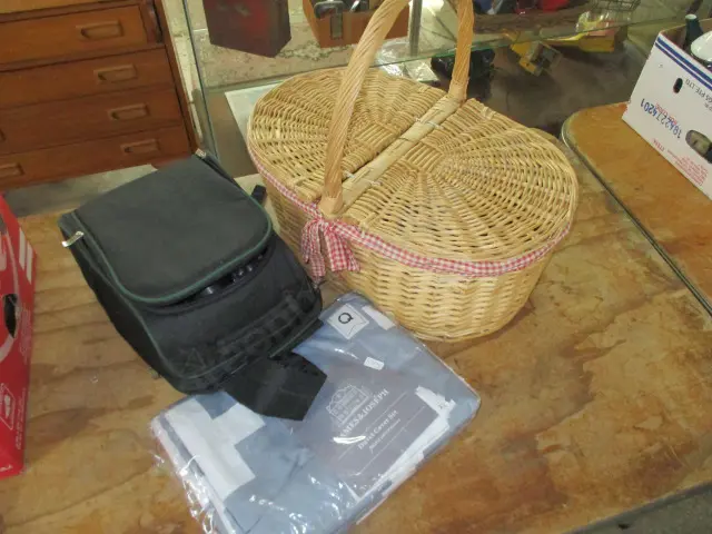 Hampers and Bedding Image 1++