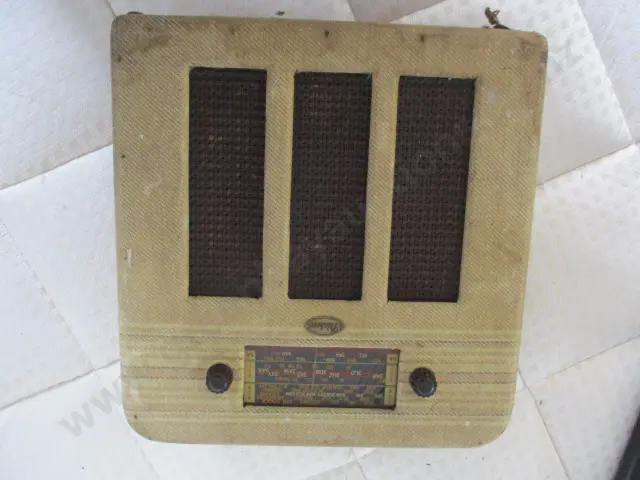 Vintage Radio Image 1++