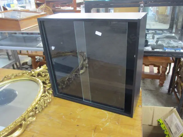 Small Display Cabinet Image 1++