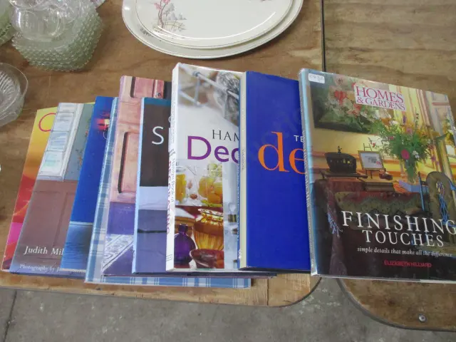 Books Image 1++