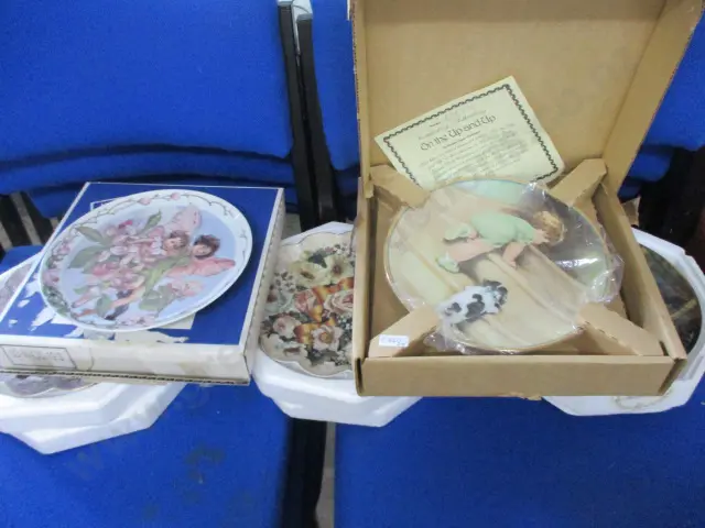 Collectors Plates Image 1++