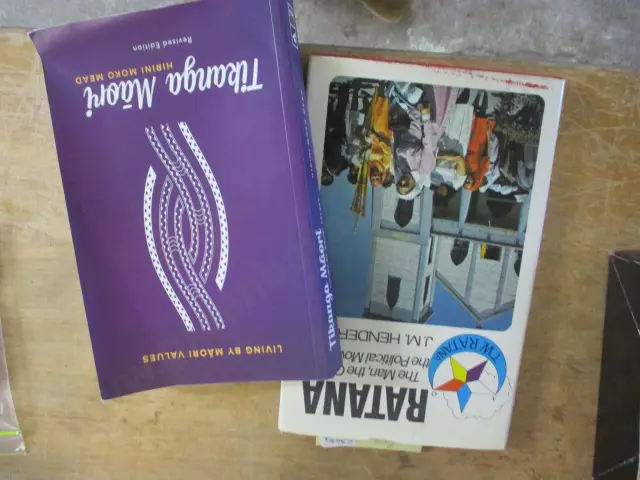 Books Image 1++