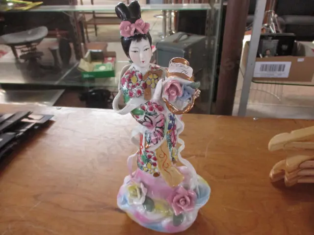 Figurine Image 1++