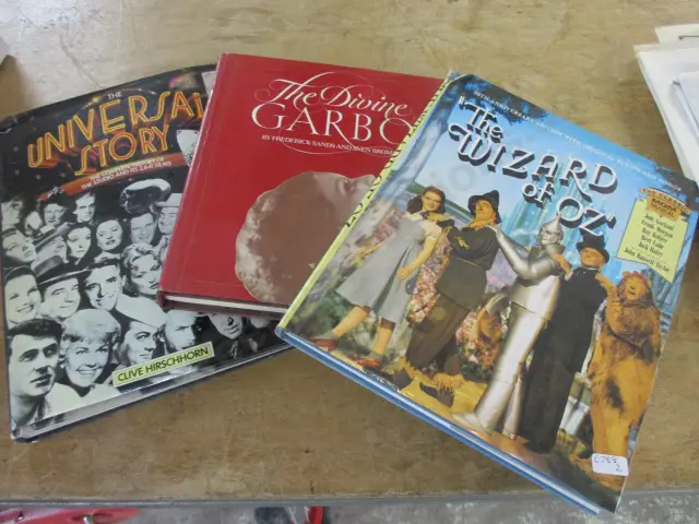 Books Image 1++