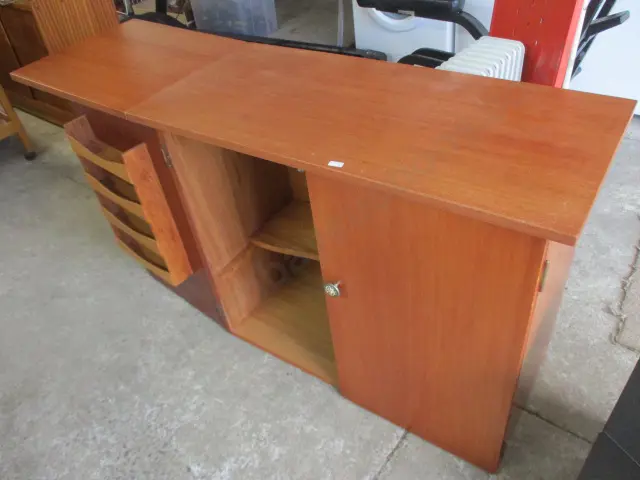Sewing Cabinet Image 1++
