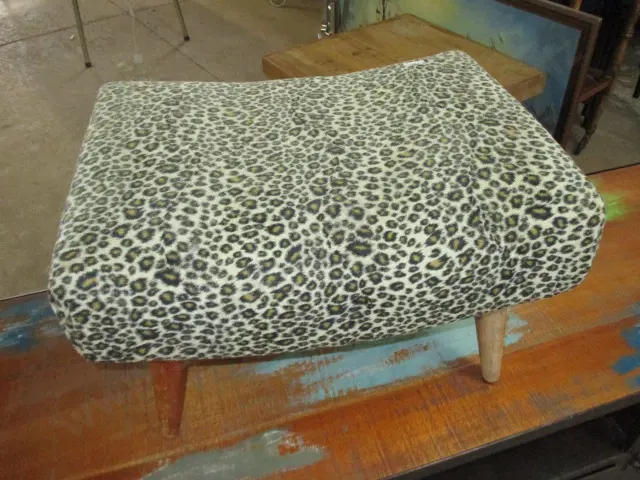 Stool Image 1++
