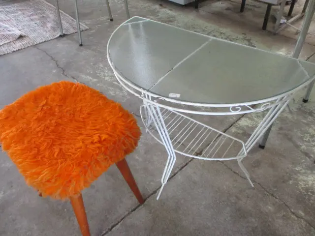 Stool and Side Table Image 1++