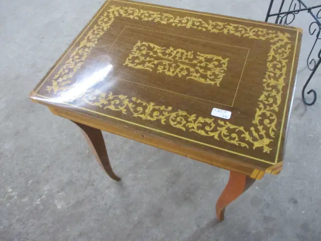 Musical Side Table Image 1++