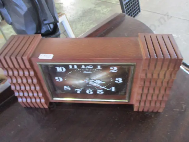 Retro Clock Image 1++