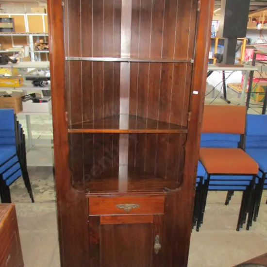 Corner Cab