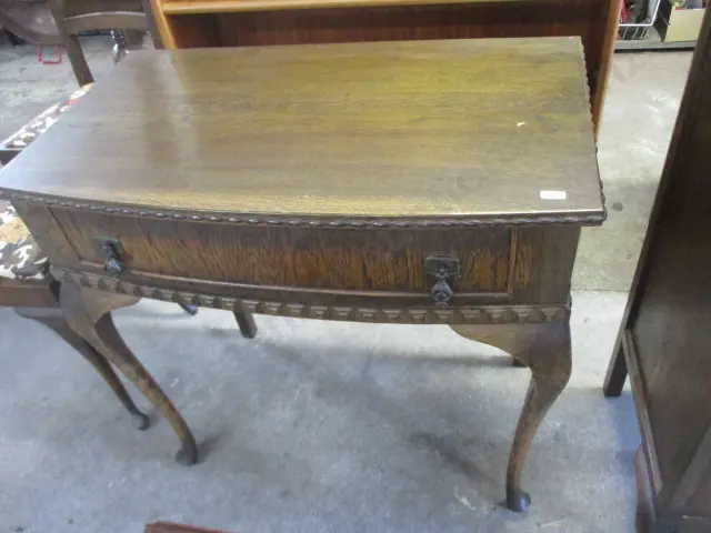 Oak Hall Table Image 1++
