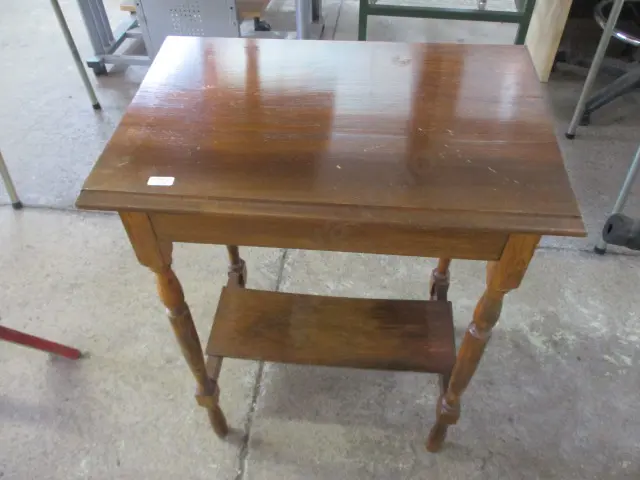 Side Table Image 1++