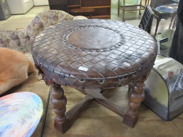 Leather Stool Image 1++
