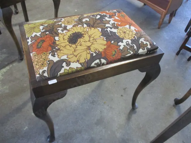 Stool Image 1++